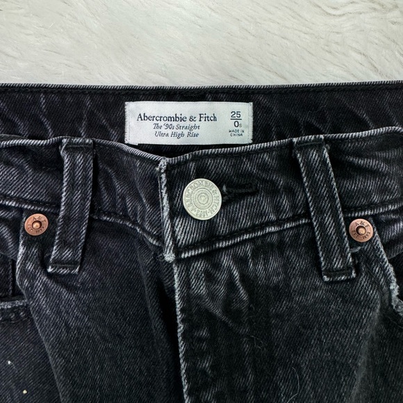 Abercrombie & Fitch 90’s Straight Ultra High Rise Jeans - Picture 2 of 4